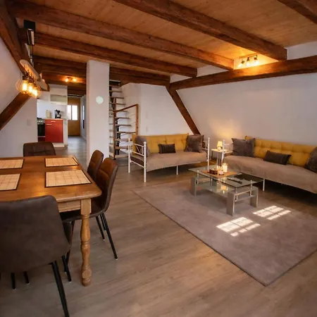 Сasa de vacaciones Haus Ornela Gruppenreise 6 Schlafzimmer 3x Bad 2x Küche Garten Grill Eggolsheim