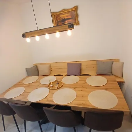 Haus Ornela Gruppenreise 6 Schlafzimmer 3x Bad 2x Küche Garten Grill Eggolsheim