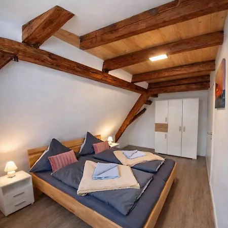 Haus Ornela Gruppenreise 6 Schlafzimmer 3x Bad 2x Küche Garten Grill