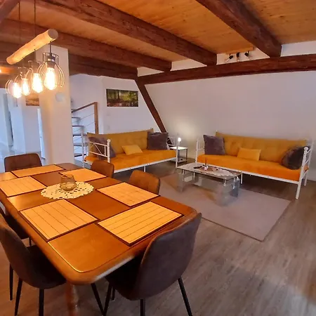 Haus Ornela Gruppenreise 6 Schlafzimmer 3x Bad 2x Küche Garten Grill * Eggolsheim