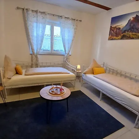 Nyaraló Haus Ornela Gruppenreise 6 Schlafzimmer 3x Bad 2x Kueche Garten Grill Eggolsheim
