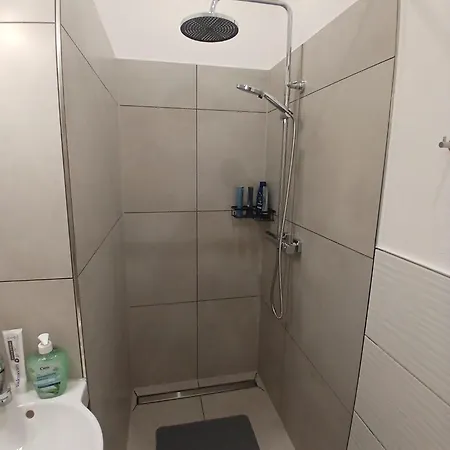 Haus Ornela Gruppenreise 6 Schlafzimmer 3x Bad 2x Küche Garten Grill Eggolsheim